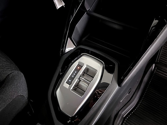 Peugeot 208 10 of 15
