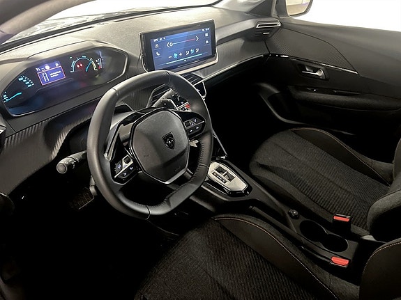 Peugeot 208 4 of 15
