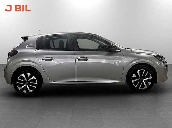 Peugeot 208 14 of 15