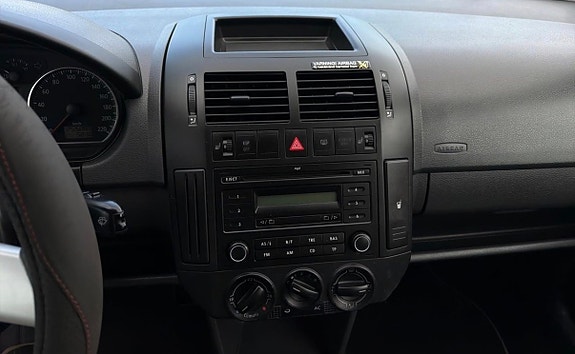 Volkswagen Polo Cross 4 of 6