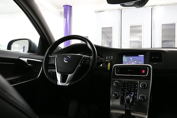 Volvo V60 15 of 19