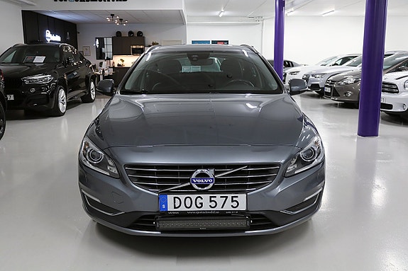 Volvo V60 2 of 19