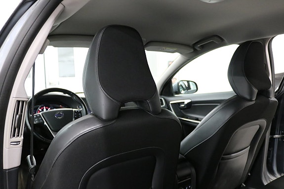 Volvo V60 13 of 19
