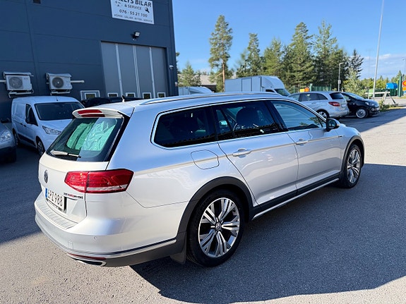 Volkswagen Passat Alltrack 7 of 15