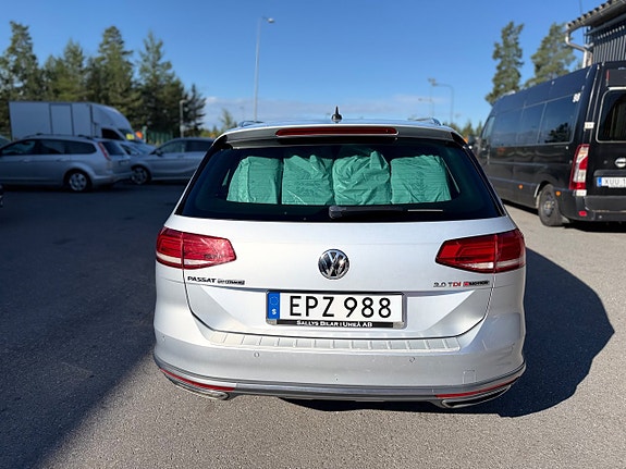 Volkswagen Passat Alltrack 6 of 15