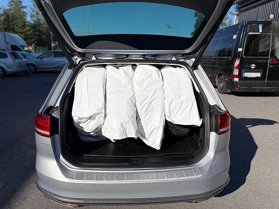 Volkswagen Passat Alltrack 12 of 15