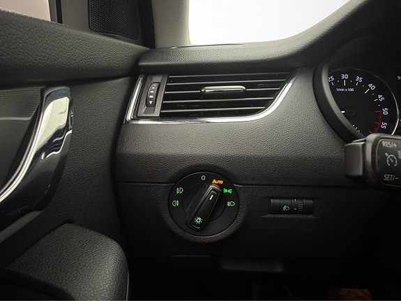 Skoda Octavia 10 of 27