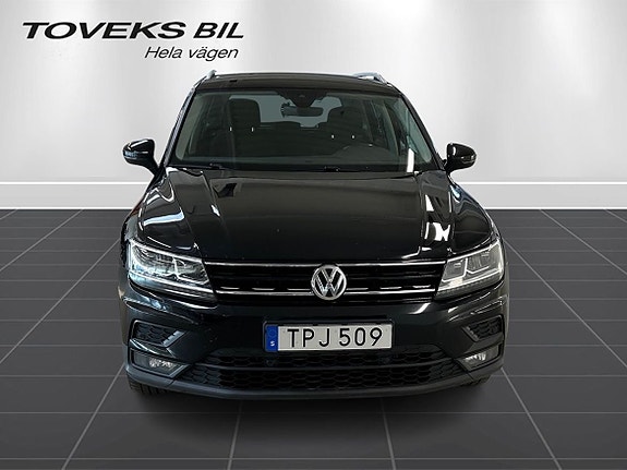 Volkswagen Tiguan 8 of 14