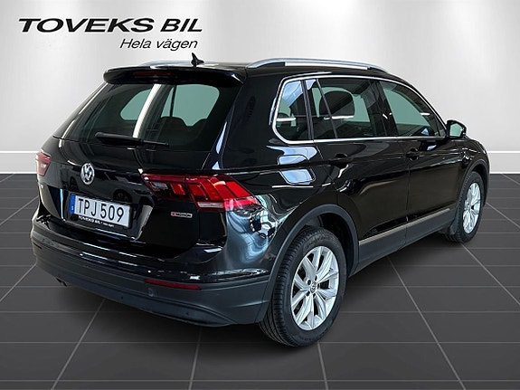 Volkswagen Tiguan 3 of 14