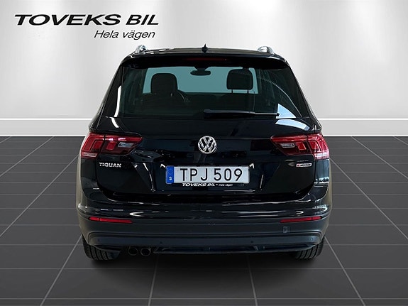 Volkswagen Tiguan 4 of 14