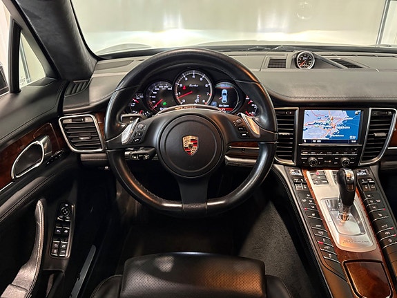 Porsche Panamera Turbo 10 of 27