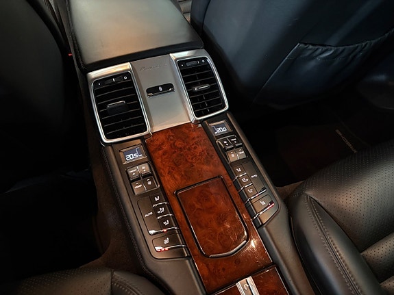 Porsche Panamera Turbo 23 of 27