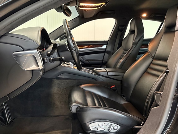 Porsche Panamera Turbo 8 of 27