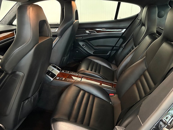 Porsche Panamera Turbo 21 of 27