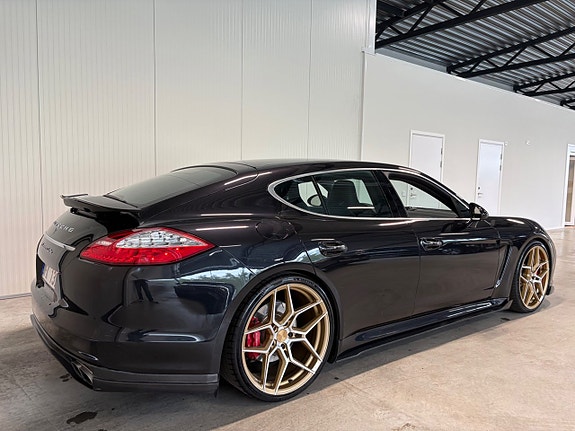 Porsche Panamera Turbo 3 of 27