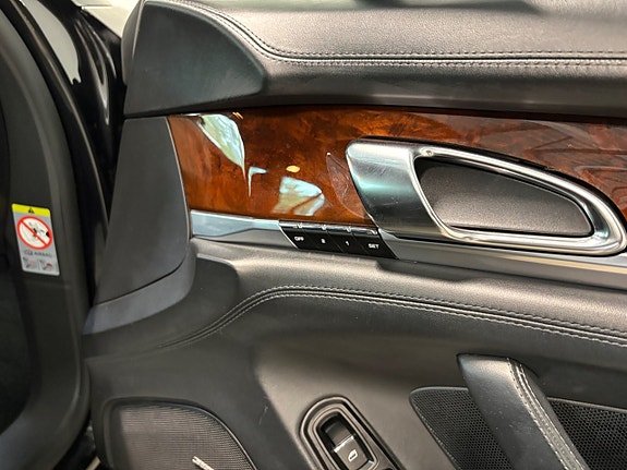 Porsche Panamera Turbo 14 of 27