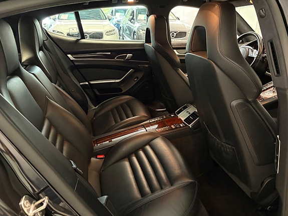 Porsche Panamera Turbo 22 of 27