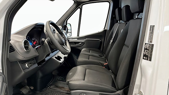 Mercedes-Benz Sprinter 319 3 of 9