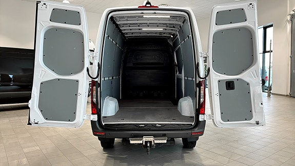 Mercedes-Benz Sprinter 319 5 of 9