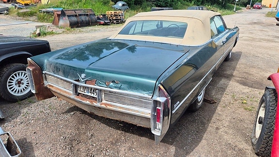 Cadillac Deville 11 of 30