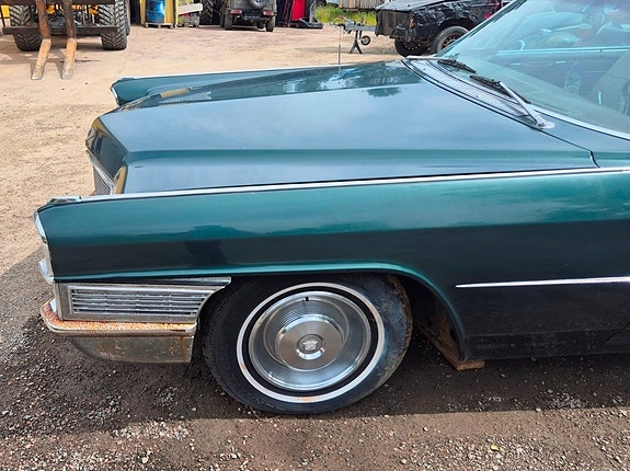 Cadillac Deville 5 of 30