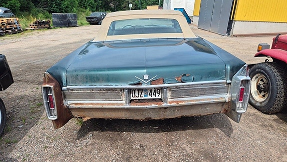 Cadillac Deville 10 of 30