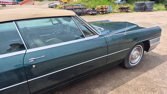 Cadillac Deville 15 of 30