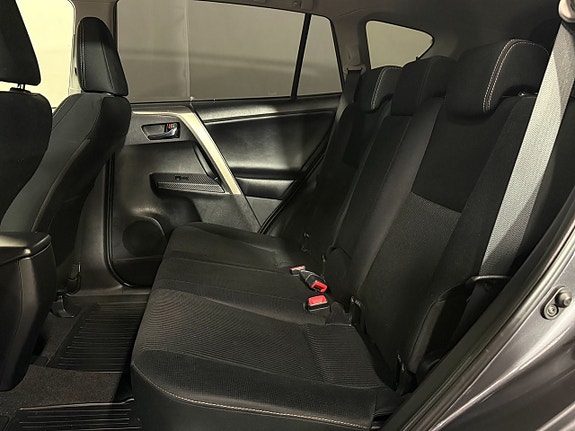 Toyota RAV4 16 of 18