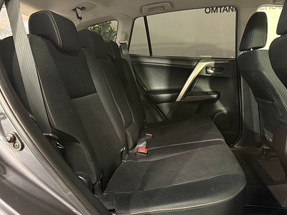 Toyota RAV4 15 of 18