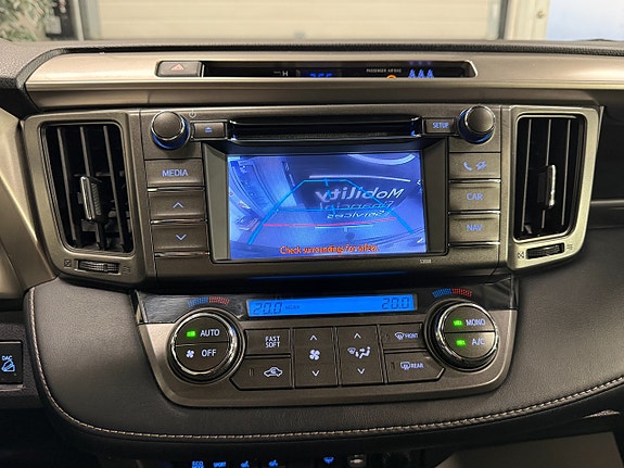 Toyota RAV4 12 of 18