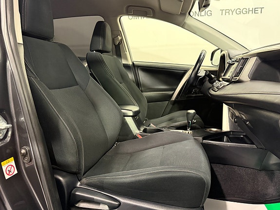 Toyota RAV4 14 of 18