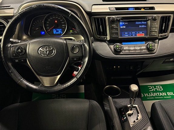 Toyota RAV4 9 of 18