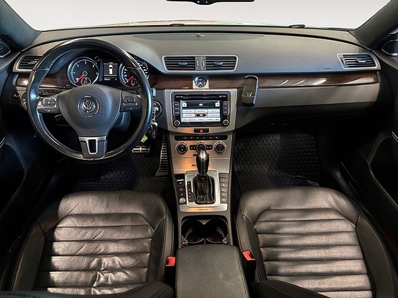 Volkswagen Passat Alltrack 10 of 26