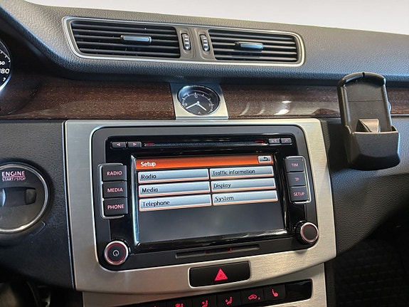 Volkswagen Passat Alltrack 20 of 26
