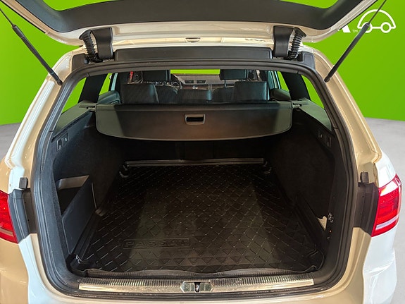 Volkswagen Passat Alltrack 16 of 26