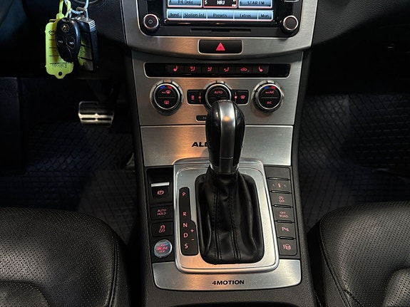 Volkswagen Passat Alltrack 11 of 26