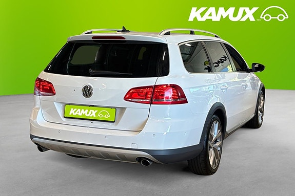 Volkswagen Passat Alltrack 2 of 26