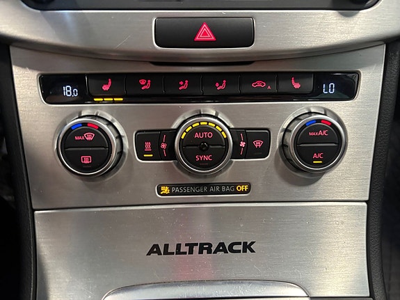 Volkswagen Passat Alltrack 22 of 26