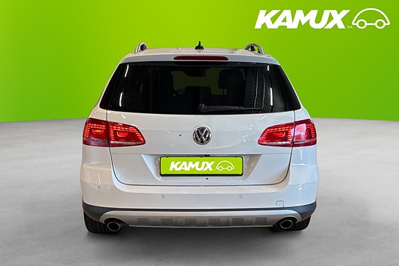Volkswagen Passat Alltrack 4 of 26