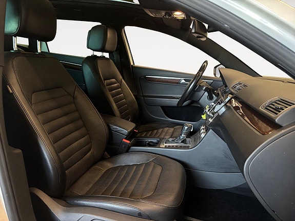 Volkswagen Passat Alltrack 15 of 26