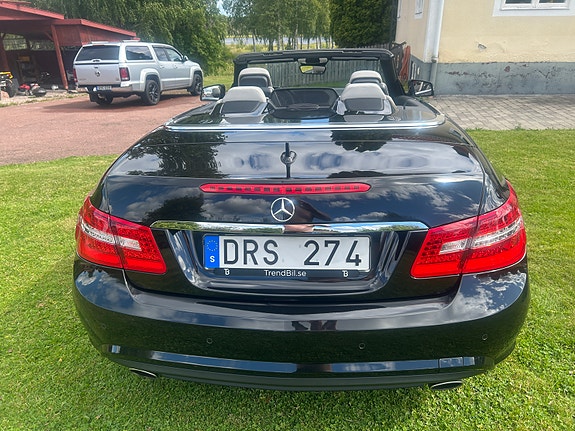 Mercedes-Benz E350 3 of 24