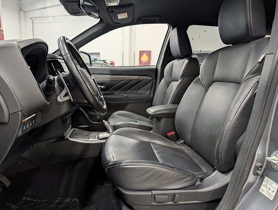 Mitsubishi Outlander 3 of 18