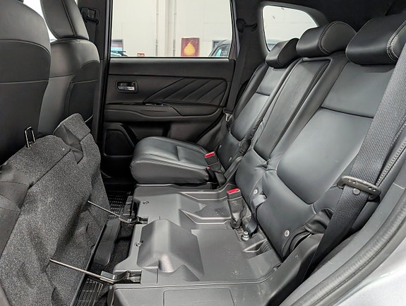 Mitsubishi Outlander 9 of 18