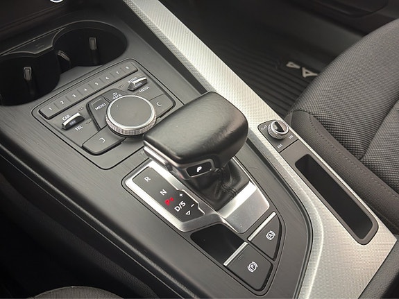 Audi A4 21 of 30