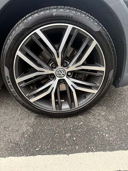 Volkswagen Passat Alltrack 13 of 14