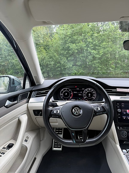 Volkswagen Passat Alltrack 6 of 14