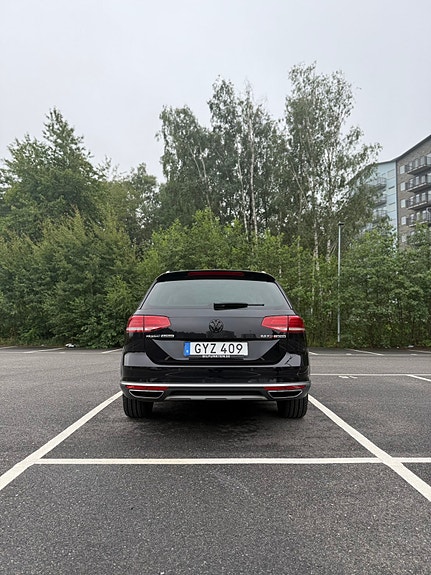 Volkswagen Passat Alltrack 5 of 14