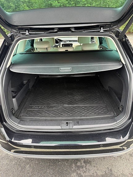 Volkswagen Passat Alltrack 12 of 14