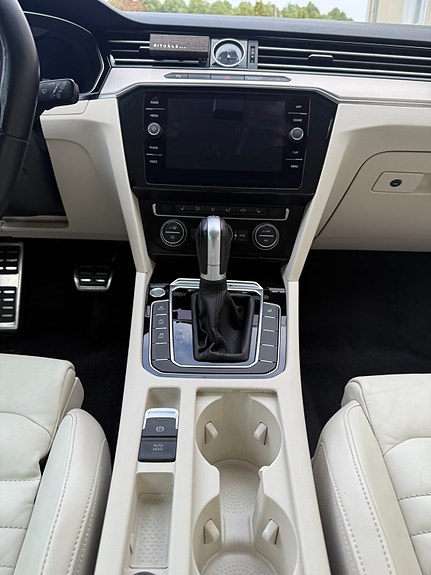 Volkswagen Passat Alltrack 7 of 14
