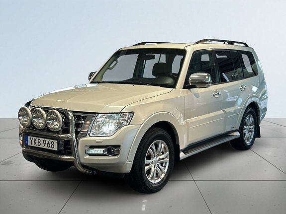 Mitsubishi Pajero 16 of 22